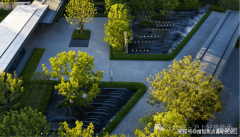 目前“房主不肯继续降价发卖、购房者不降价就